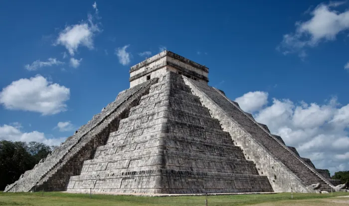 Les pyramides mayas cachent-elles encore des secrets ?