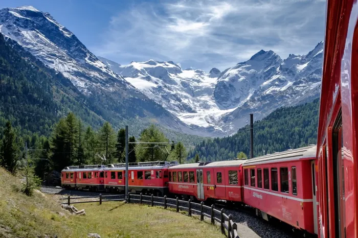 Le train à crémaillère : l'ascension spectaculaire de Montreux aux sommets enneigés