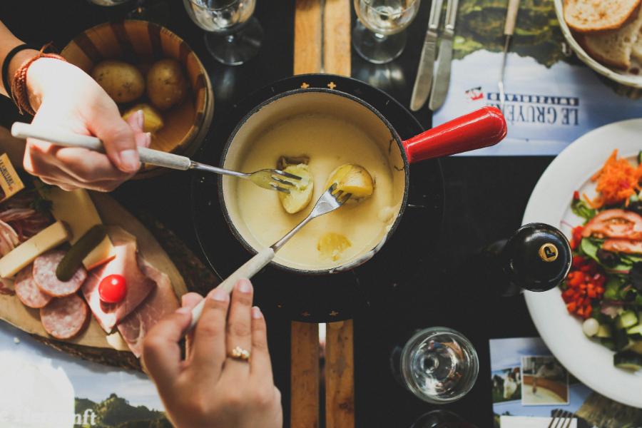 From Fondue to Raclette: Here the best French Melted Cheese you should try
