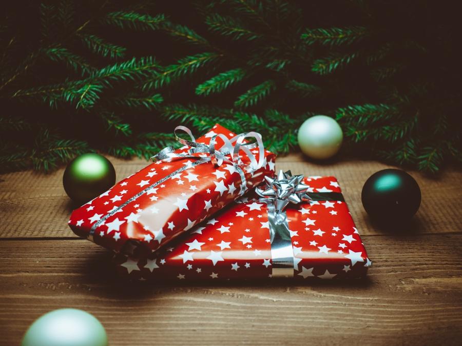 Ideas of christmas gifts under $20 for your loved ones
