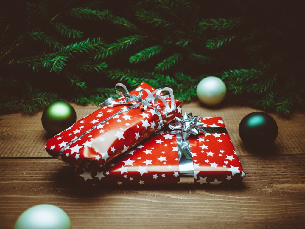 Explore the best Christmas gift ideas under $20! Find thoughtful, affordable presents for your loved ones, including DIY crafts, personalized items, and festive treats. Perfect for spreading holiday cheer on a budget!